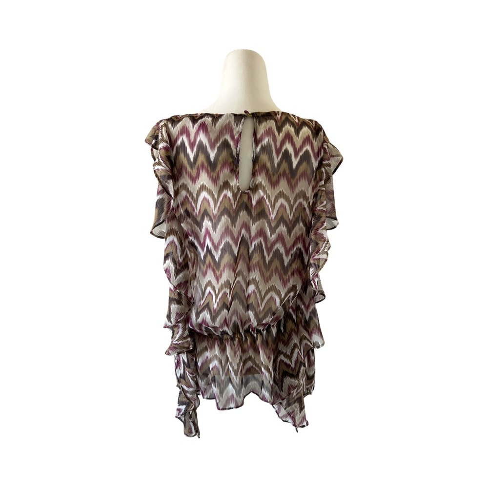 Chevron Patterned Ruffle Top - Picture 3 of 4